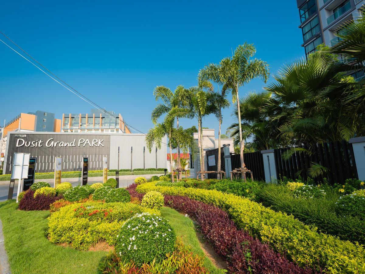 Dusit Grand Park Apartment Pantai Jomtien Luaran gambar